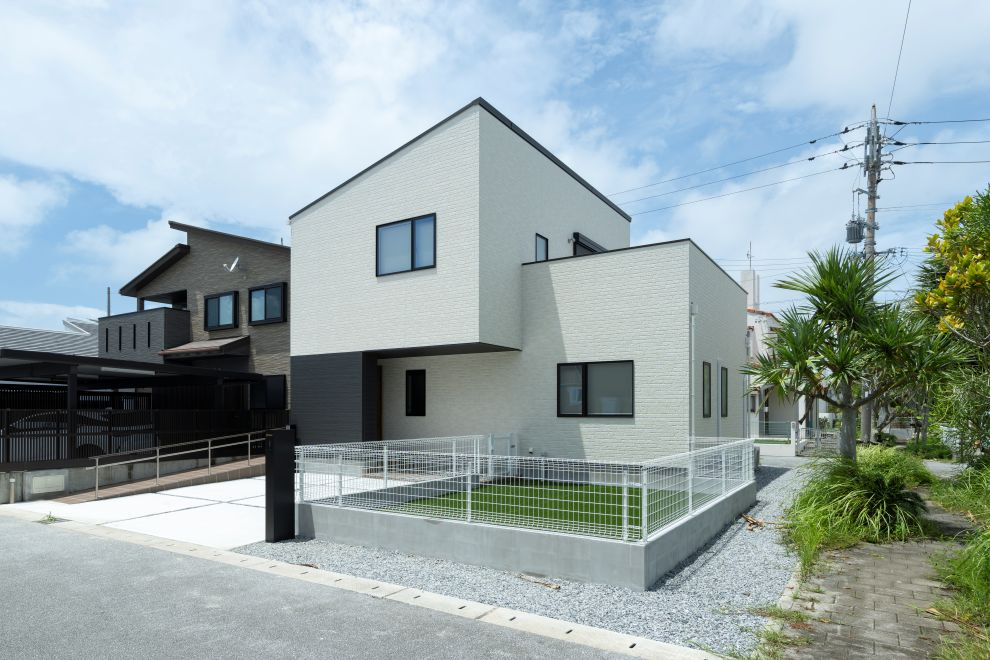 持ち出しデザインの外観。