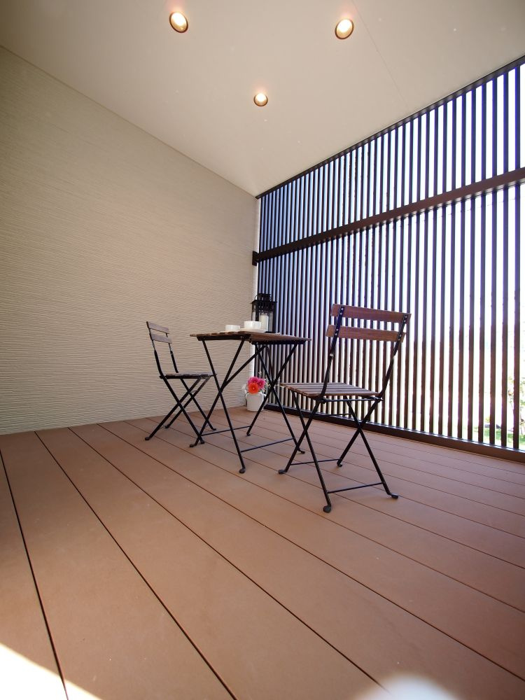 屋根付きのテラス