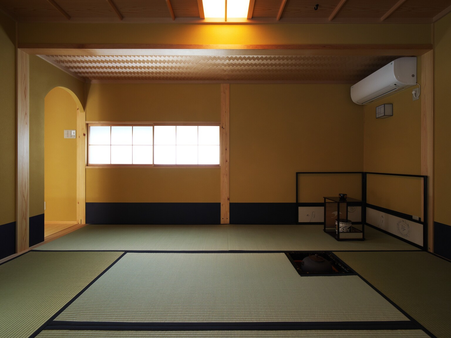 一階奥の茶室は静寂の空間