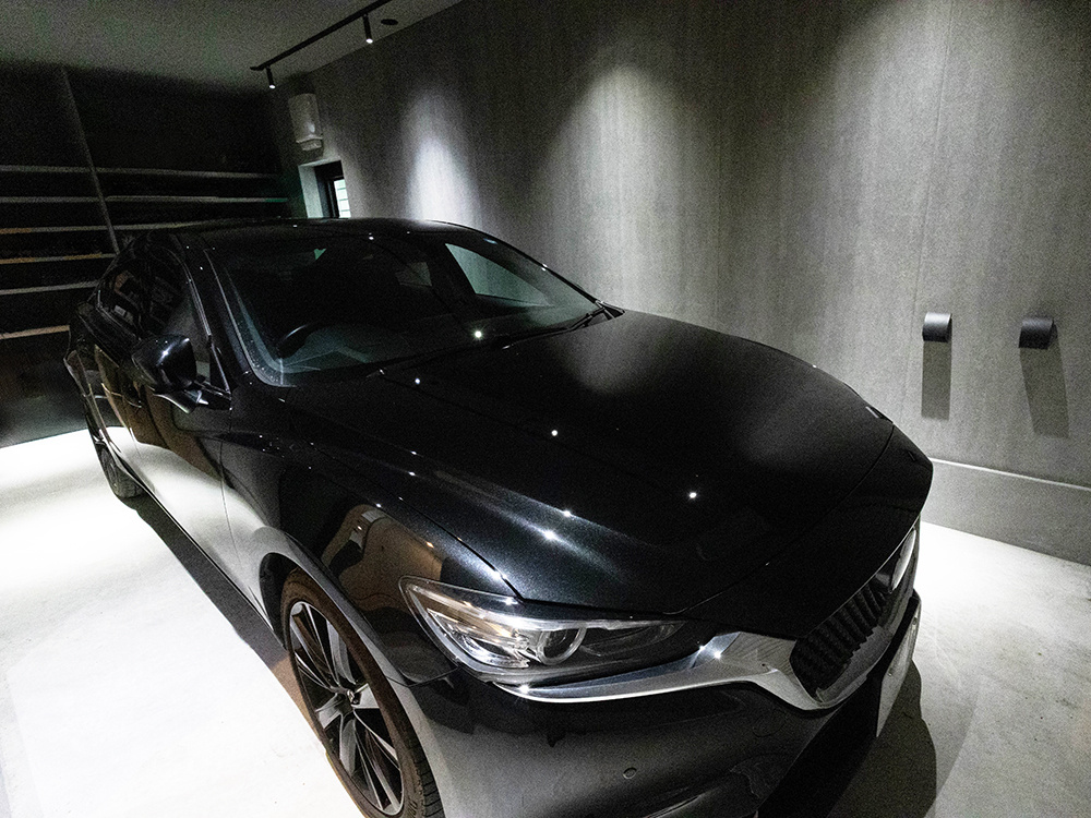 愛車を美しく魅せるビルトインガレージ
